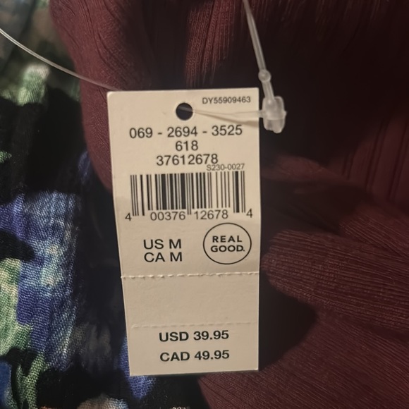 Burgundy top from Aerie in size Medium - Picture 3 of 3